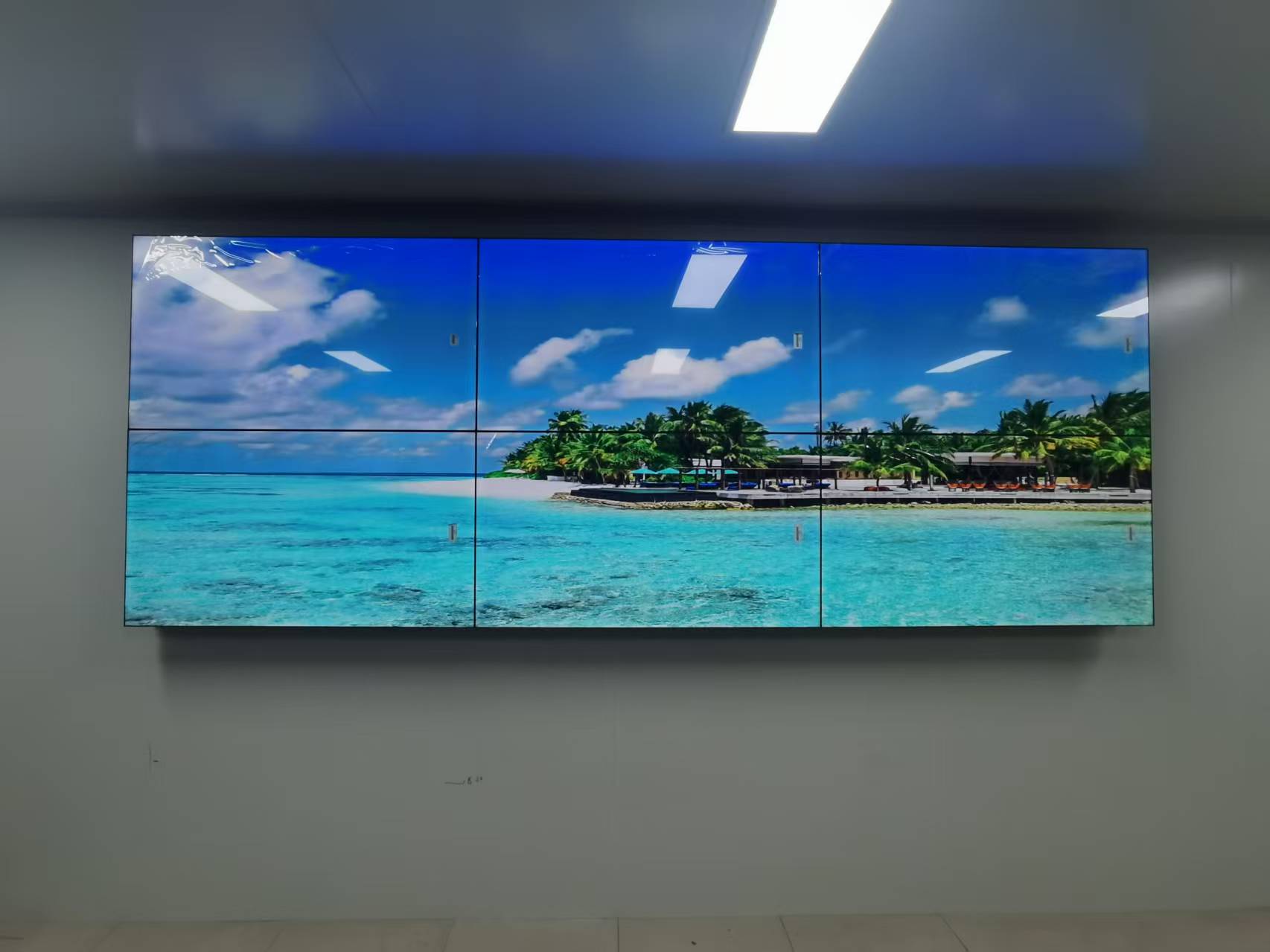 <b>江苏海南某食品公司55寸3.5mm液晶拼接屏6台安装完工</b>