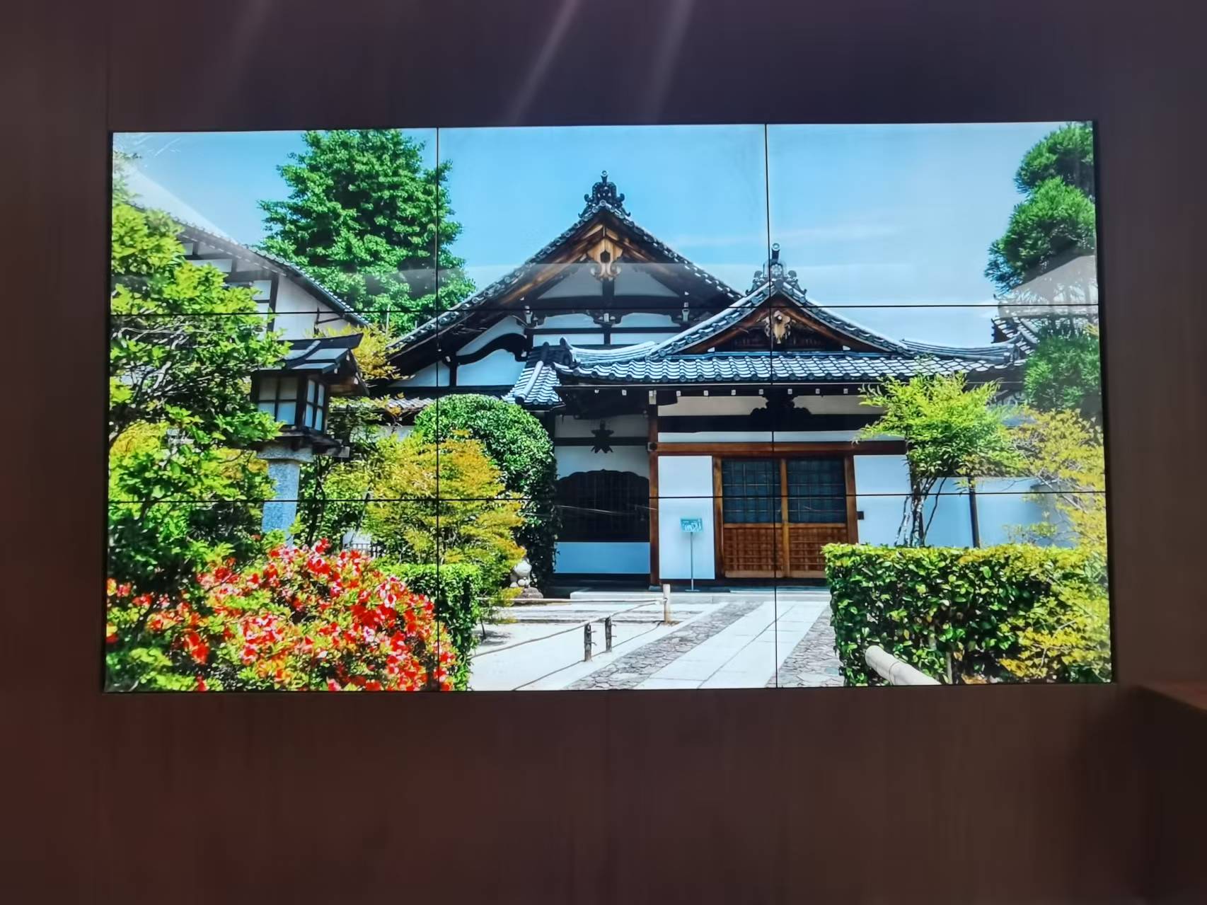 <b>淄博某单位采用云敏视55寸3.5mm拼接屏12台安装完工</b>